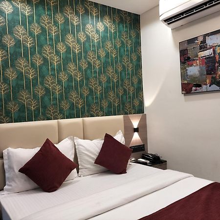 Hotel Paris Plaza Ahmedabad Buitenkant foto