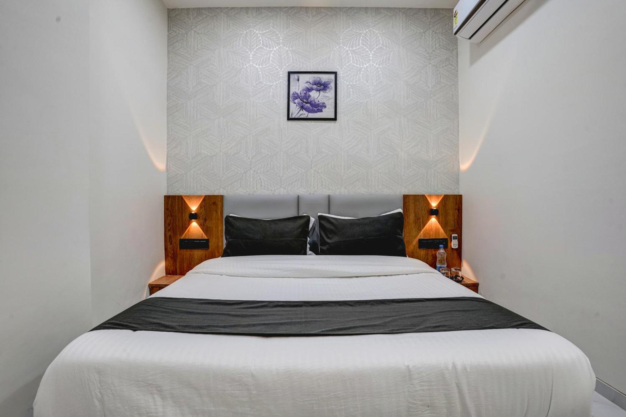 Hotel Paris Plaza Ahmedabad Buitenkant foto