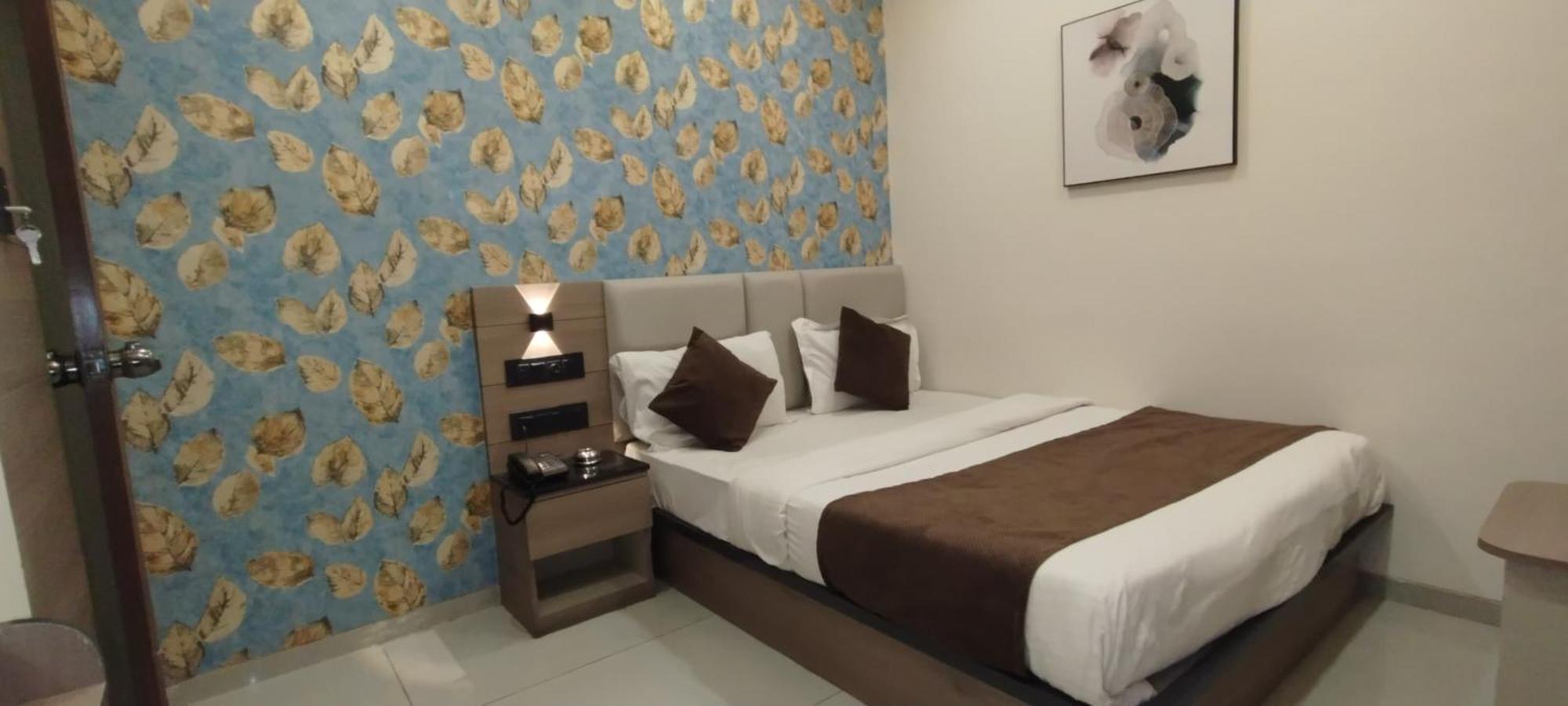 Hotel Paris Plaza Ahmedabad Buitenkant foto