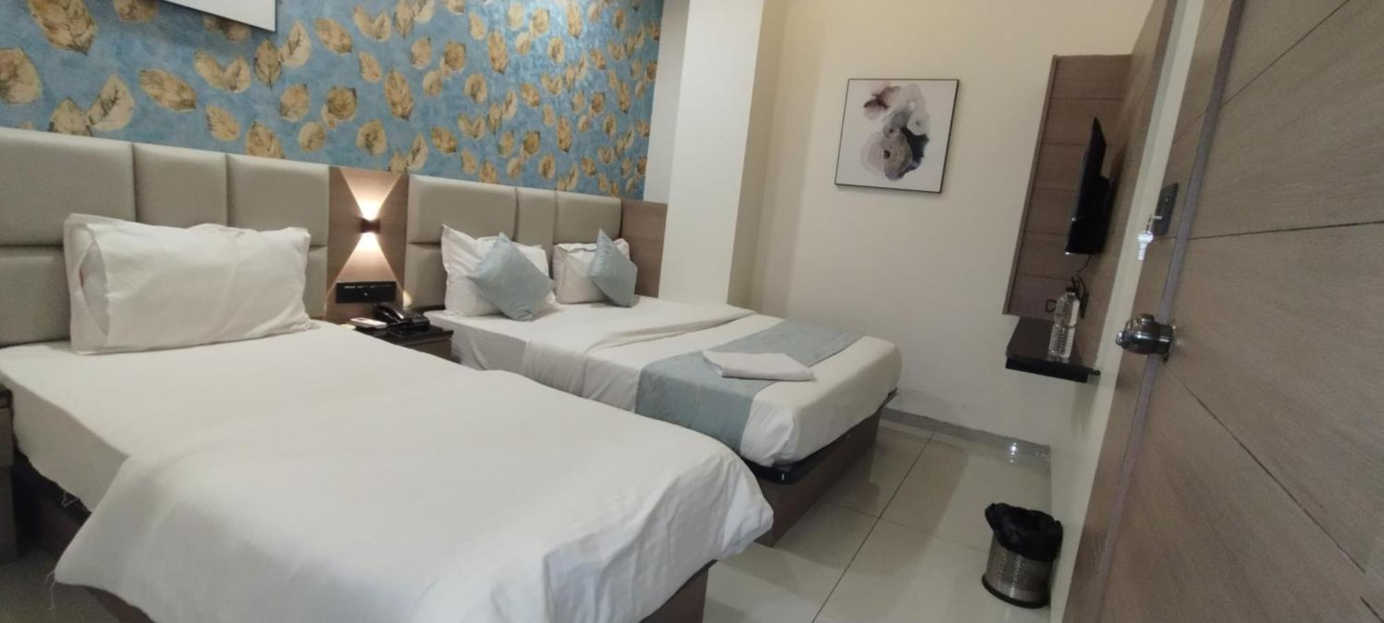 Hotel Paris Plaza Ahmedabad Buitenkant foto