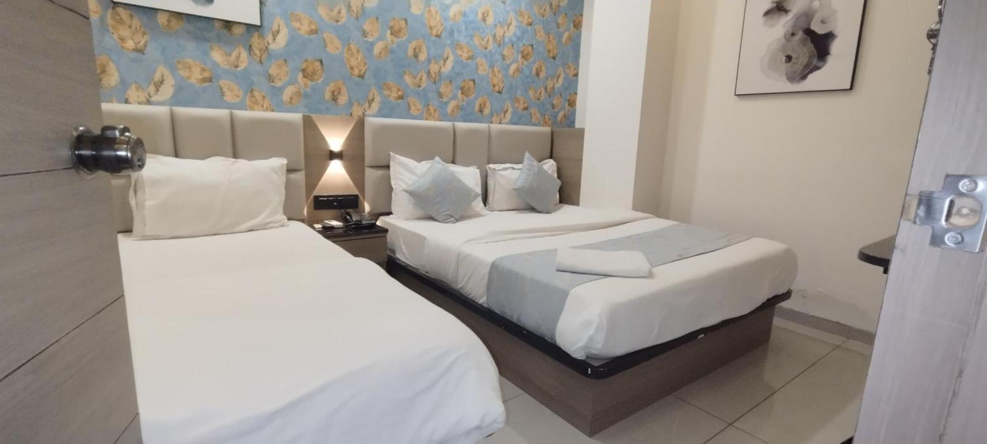 Hotel Paris Plaza Ahmedabad Buitenkant foto